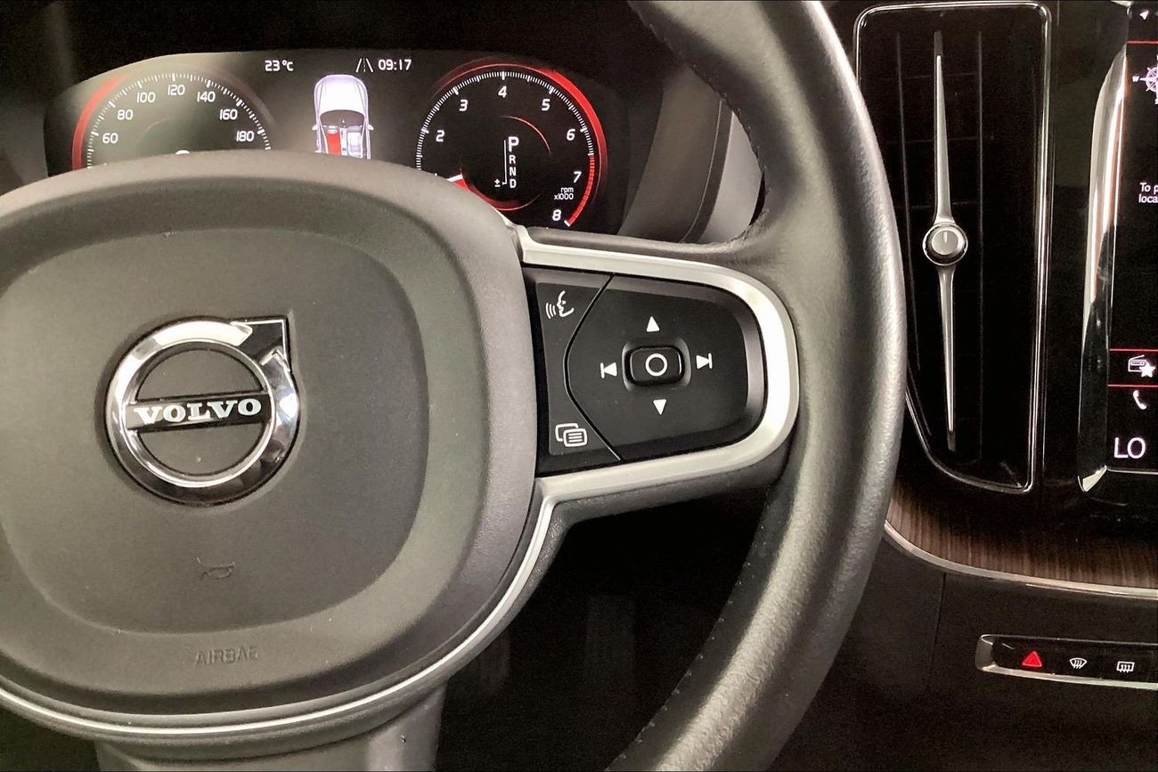 فولفو XC 60 T5 Momentum | National Day Celebration | شامل الضمان | 0 ﺪﻔﻋﺓ ﺃﻮﻟﻯ
