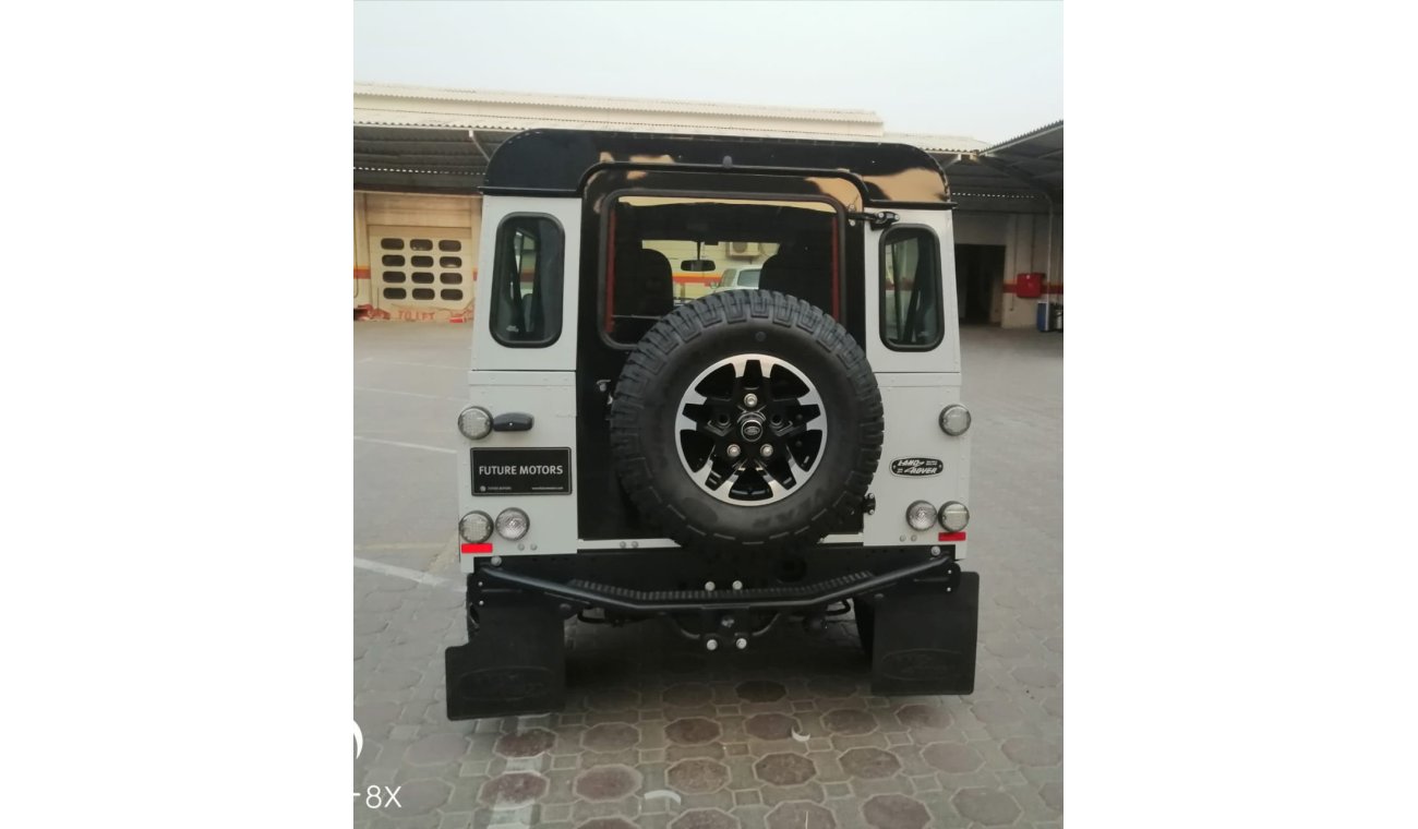 Land Rover Defender 90