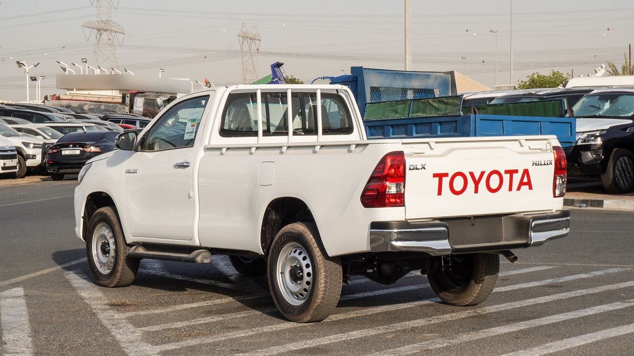 Toyota Hilux 2.4L Diesel Double Cabin 4WD A/T