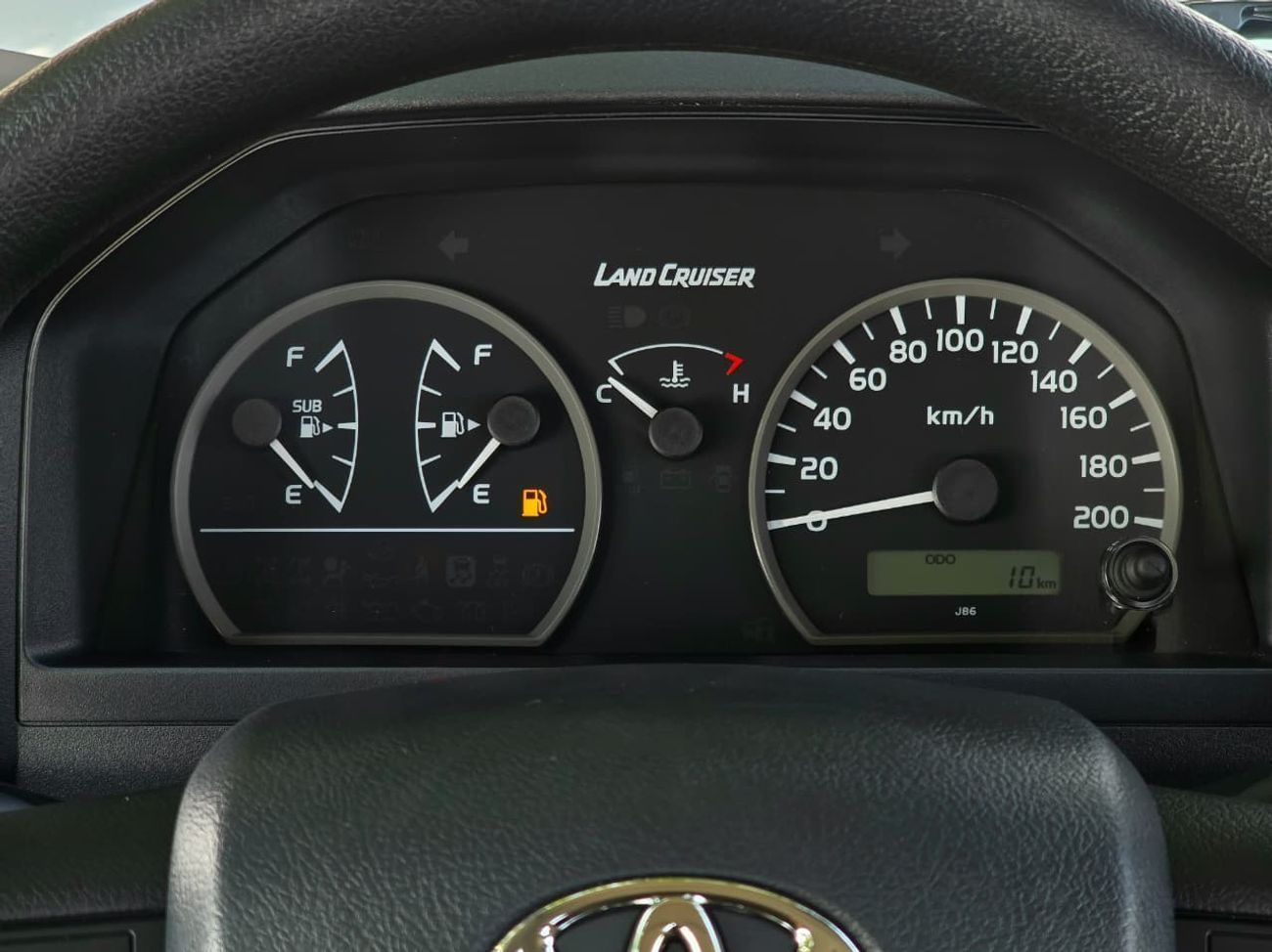 Toyota Land Cruiser 70 TOYOTA LC79 SINGLE CABIN DIESEL 2.8 MT - STD - E - MODEL 2025 - WHITE INSIDE BEIGE - OMANI