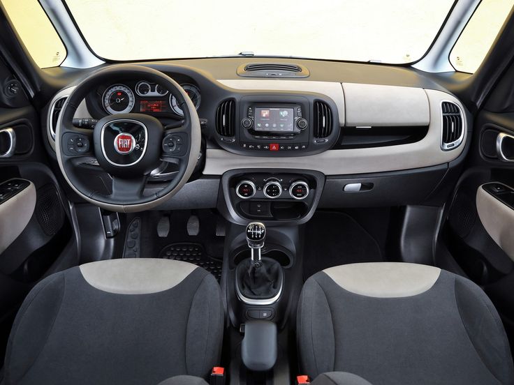 Fiat 500L interior - Cockpit