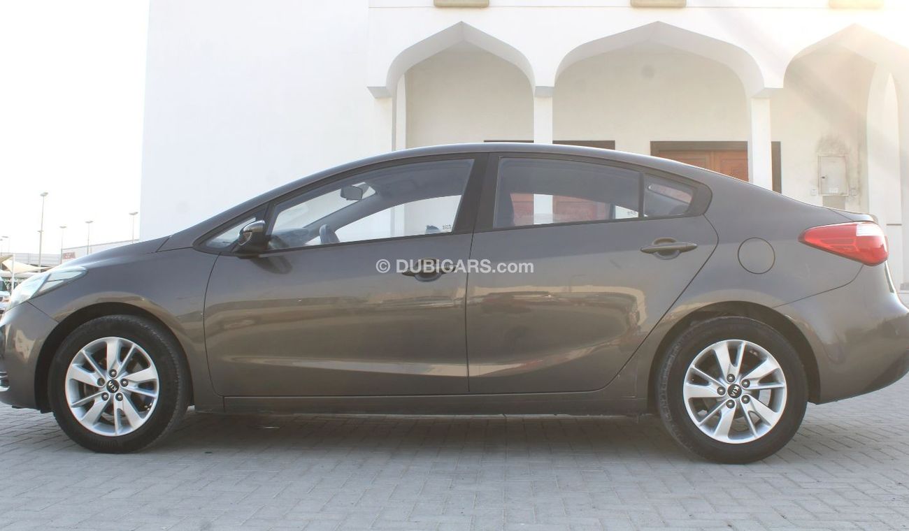 Kia Cerato KIA CERATO 2015 GRAY GCC EXCELLENT CONDITION WITHOUT ACCIDENT