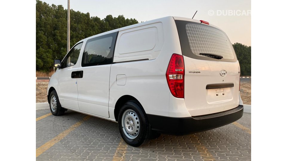 Hyundai H1 2016 6 seats Ref606 for sale AED 35,000