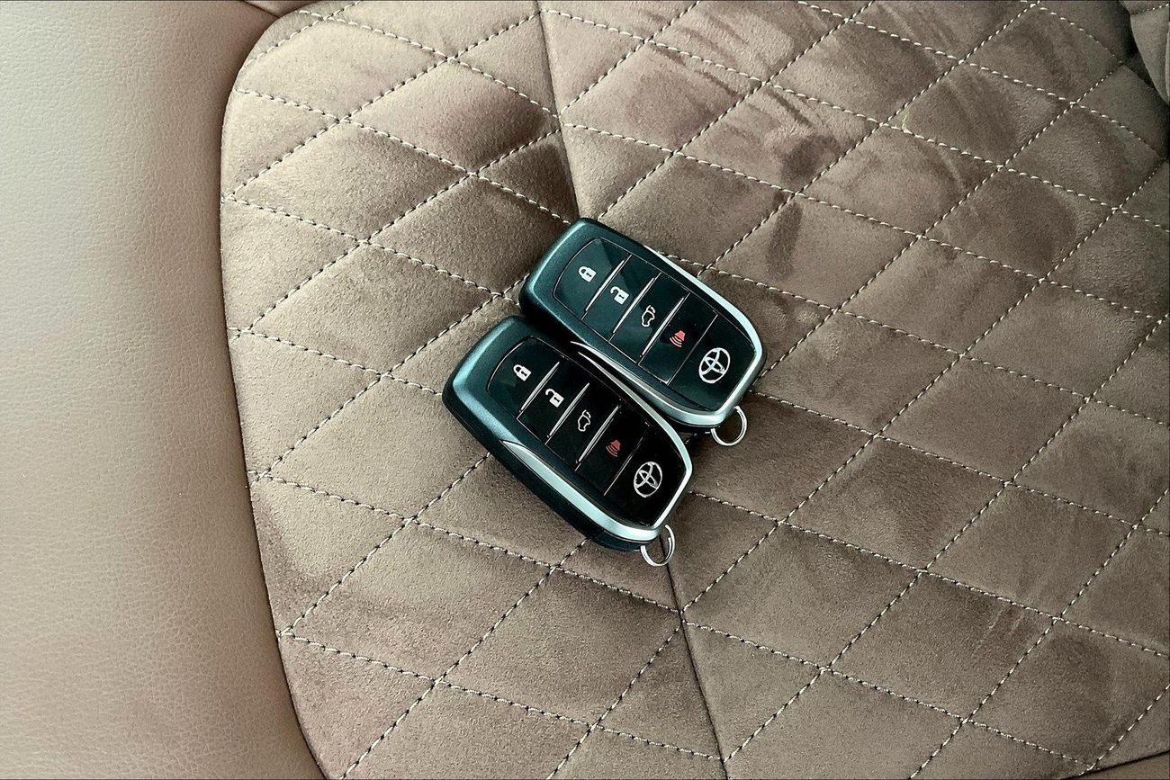 Toyota Land Cruiser GXR GT