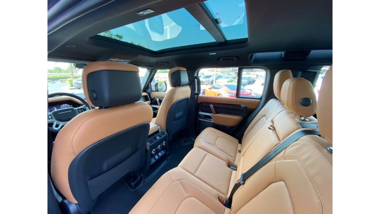 Land Rover Defender GCC SPEC 22 INCH RIMS UNDER WARRANTY AND SERVICE