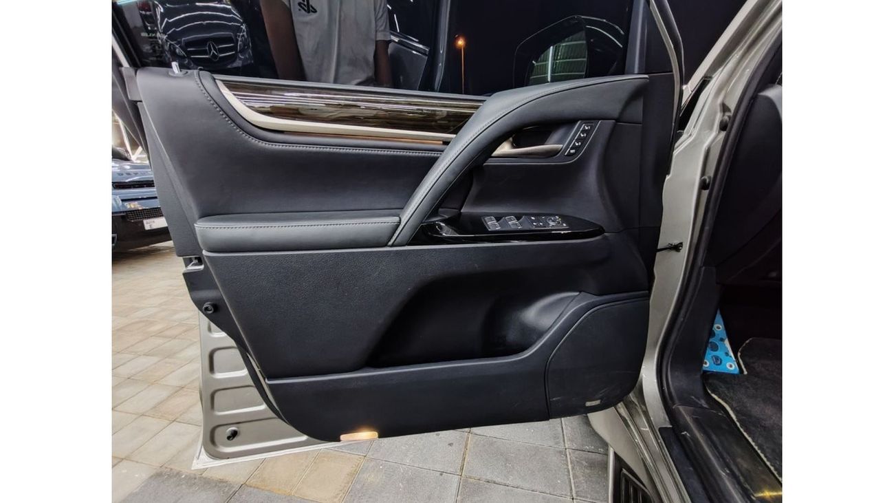 لكزس LX 570 سبورت Warranty one year