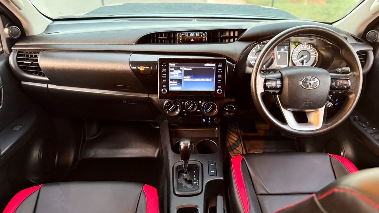 Toyota Hilux AT - 2.8 DIESEL ENGINE - 4WD
