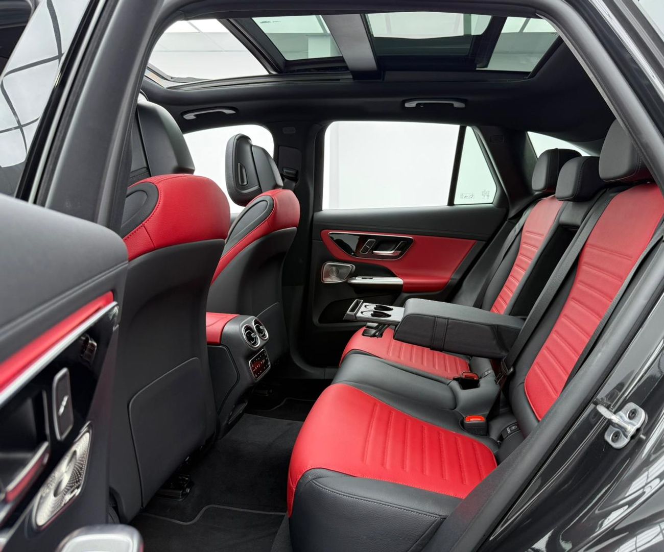 Mercedes-Benz GLC 200 4Matic 2025 Mercedes Benz GLC200 4MATIC, 5 Years Warranty, Full Options, GCC