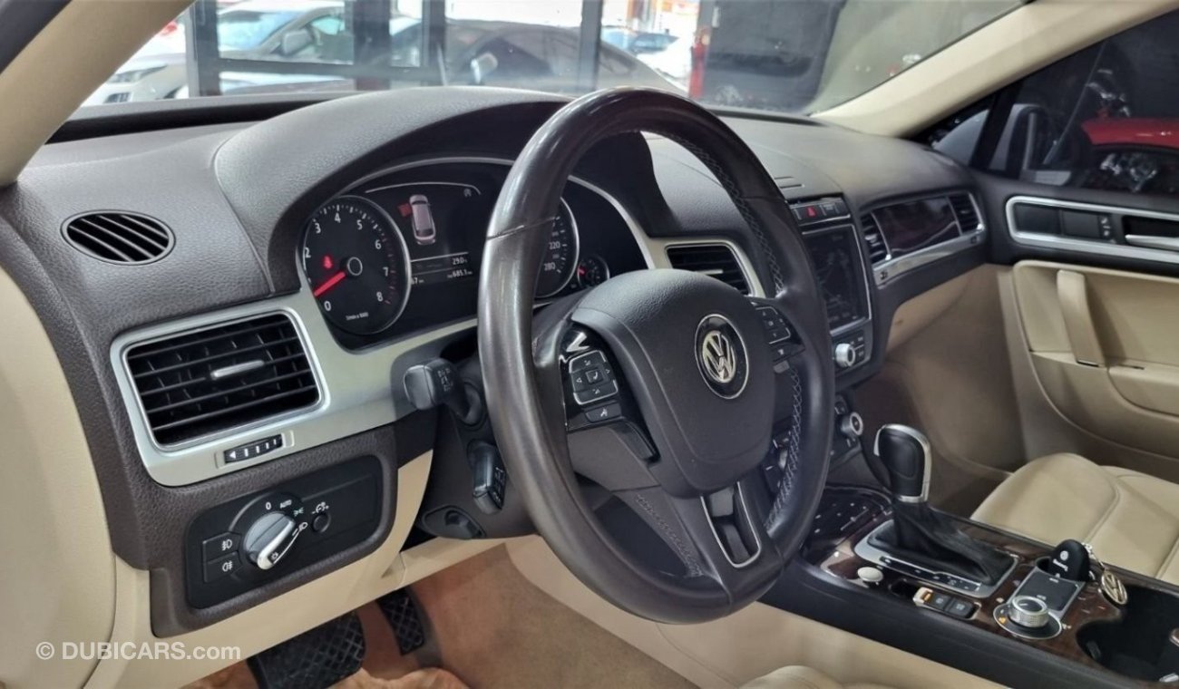 Volkswagen Touareg VW TOUAREG 2015 GCC FULL OPTION ORIGINAL PAINT IN BEAUTIFUL CONDITION FOR 65K AED