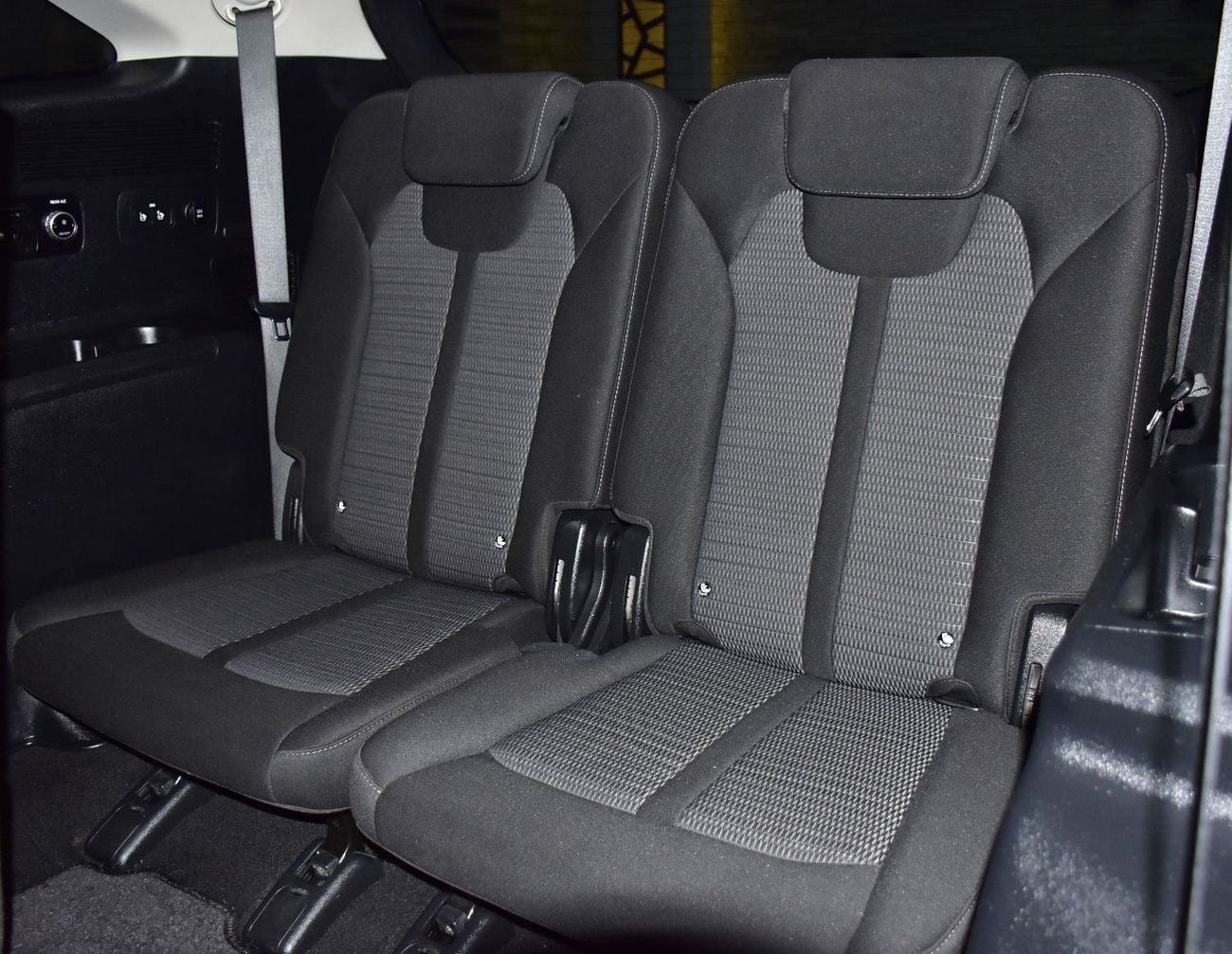 Kia Sorento LX EXCELLENT DEAL for our KIA Sorento ( 2024 Model ) in Grey Color GCC Specs