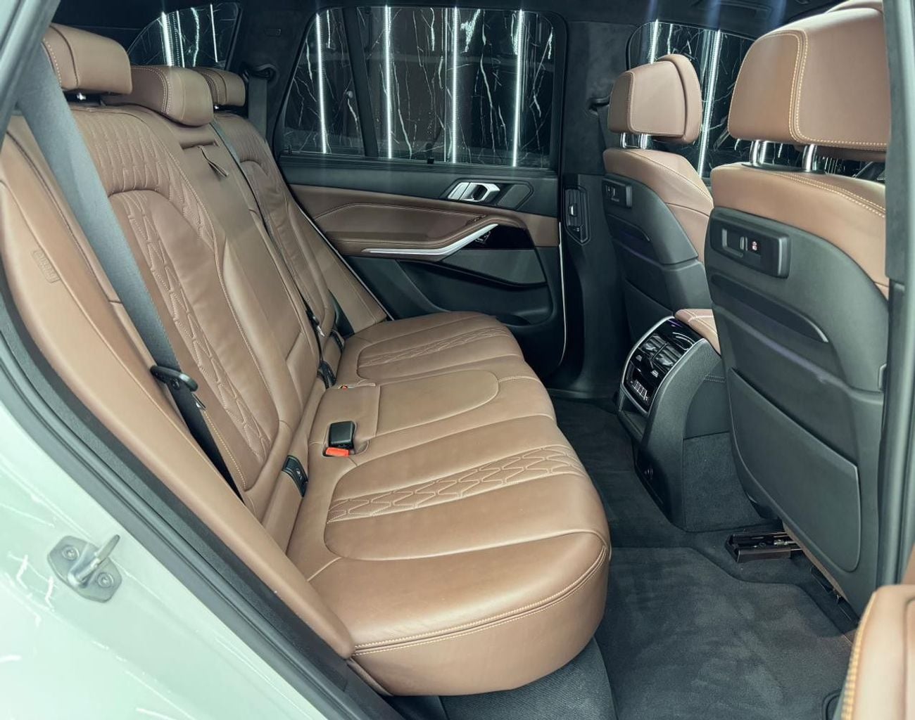 بي أم دبليو X5 M50i 4.4L