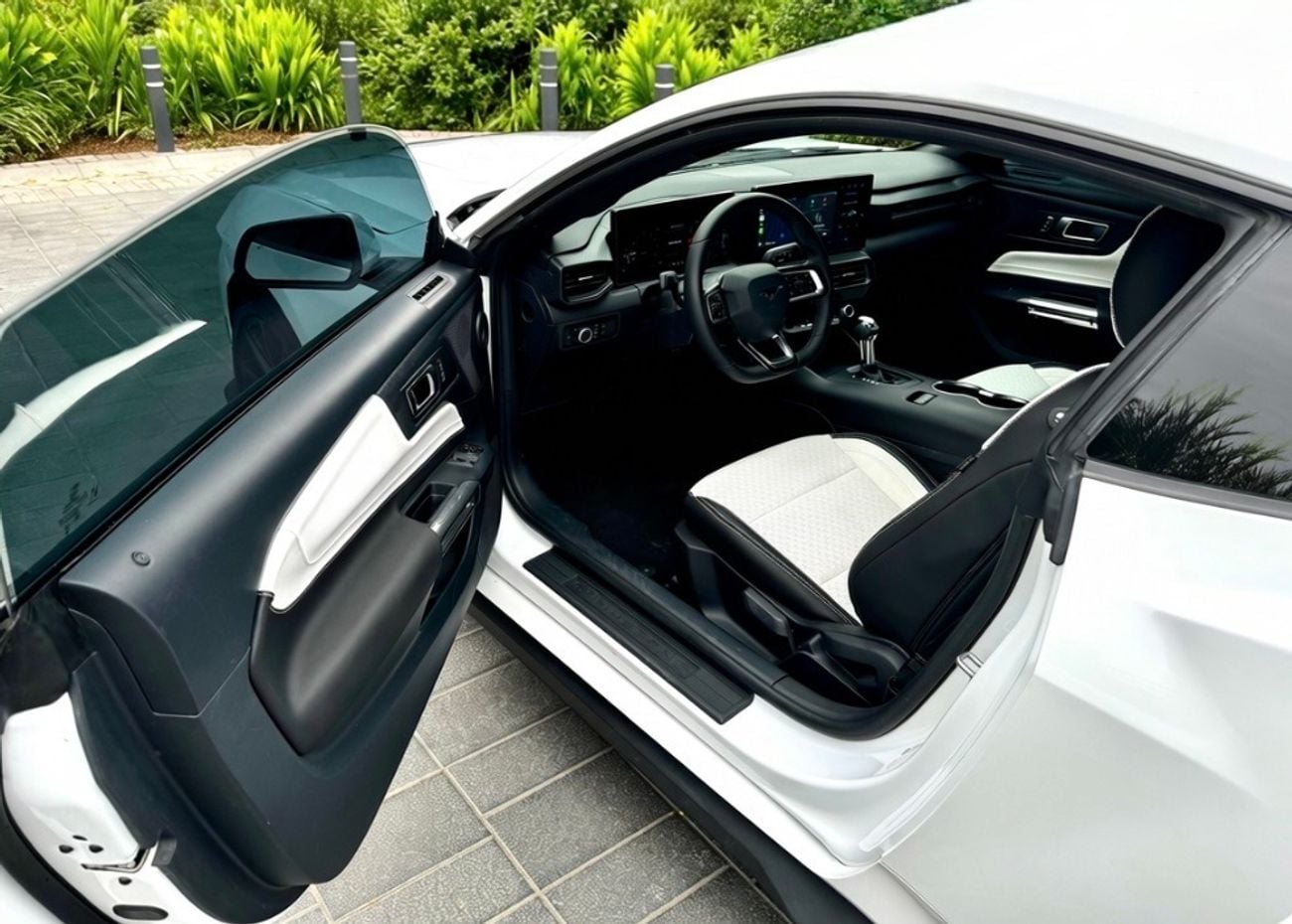 Ford Mustang EcoBoost Premium 2.3L Coupe A/T Almost new Mustang EcoBoost with Dark Horse kit, excellent condition