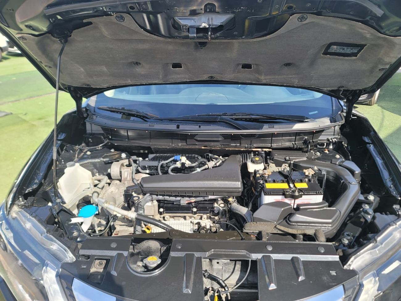 نيسان إكس تريل S 2.5L FWD (5 Seater)