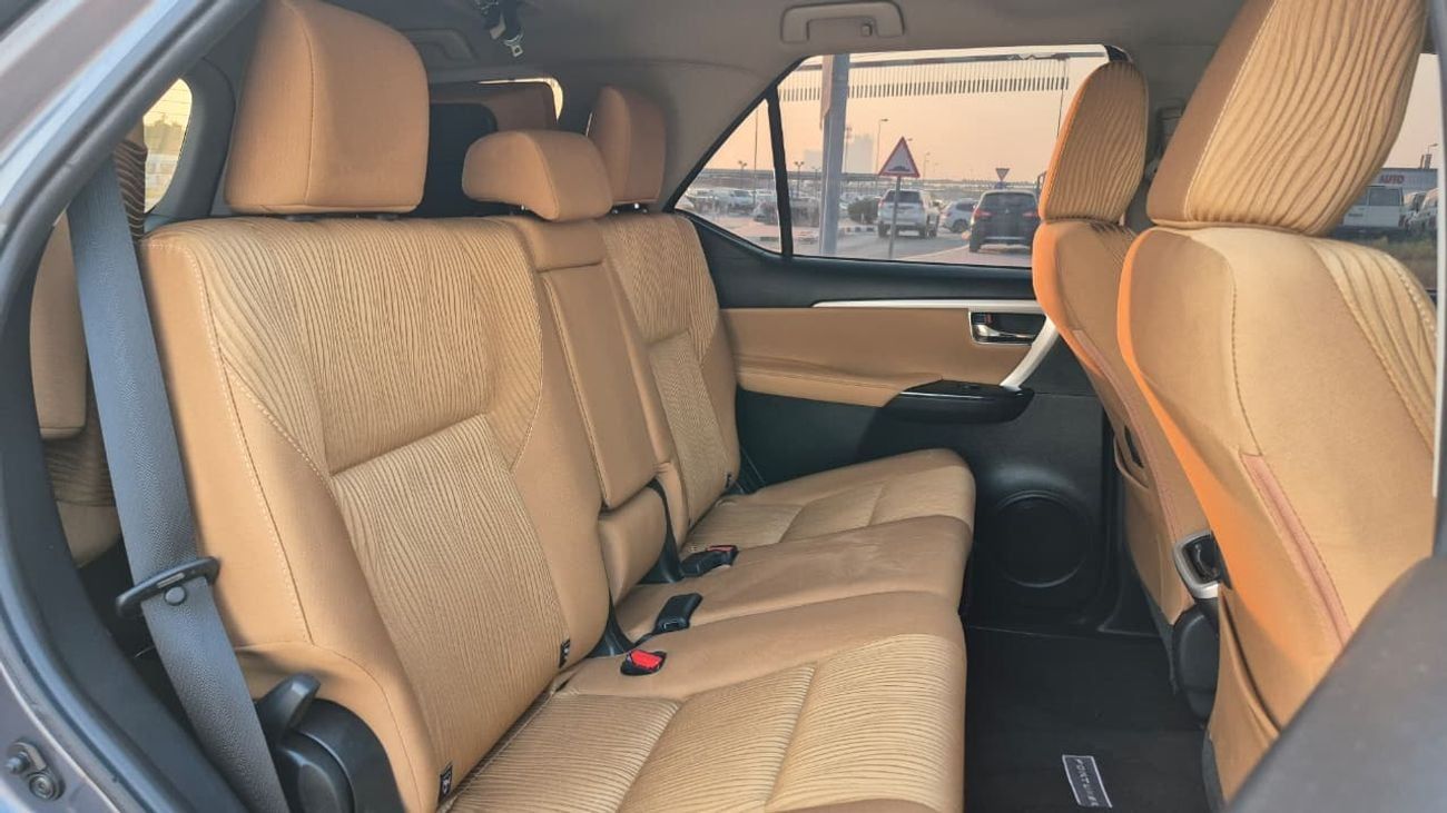 Toyota Fortuner GXR 4.0L (278 HP)