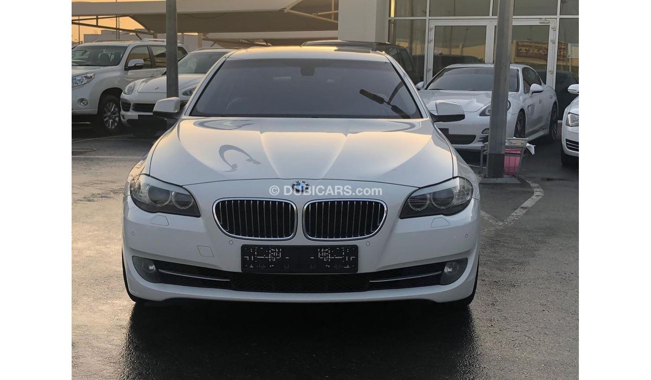 BMW 528i Bmw 528 model 2011 GCC car prefect condition full option low mileage excellent sound system radio Bl