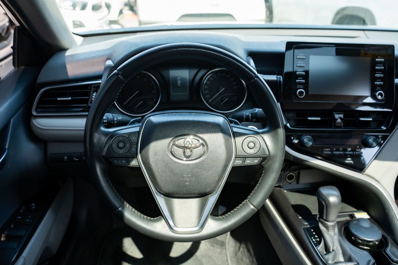 Toyota Camry Toyota Camry SE 2.5L (2023) The 2023 Toyota Camry SE is a popular midsize sedan known for its reliab