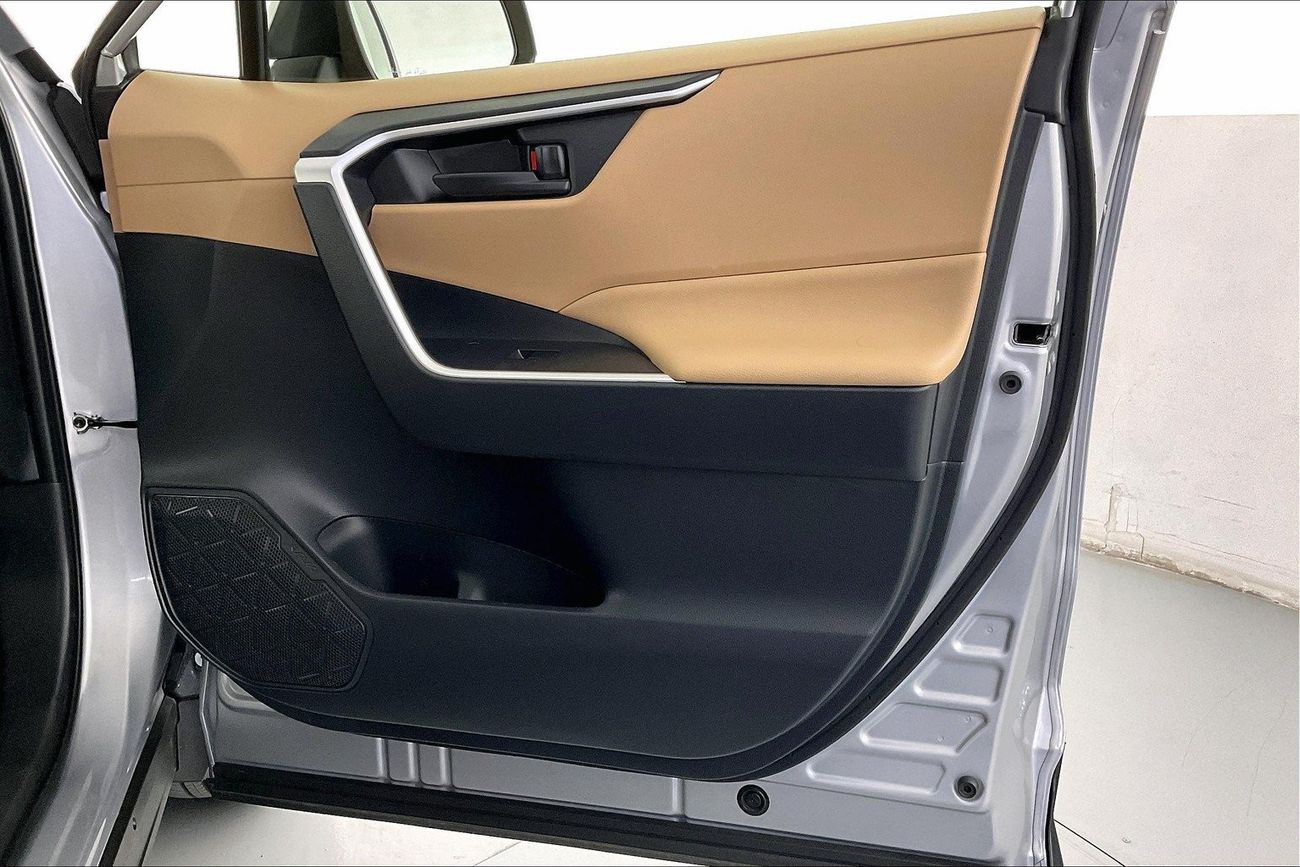 تويوتا راف ٤ EX | عرض العيد الحصري | خالية من أضرار الفيضانات