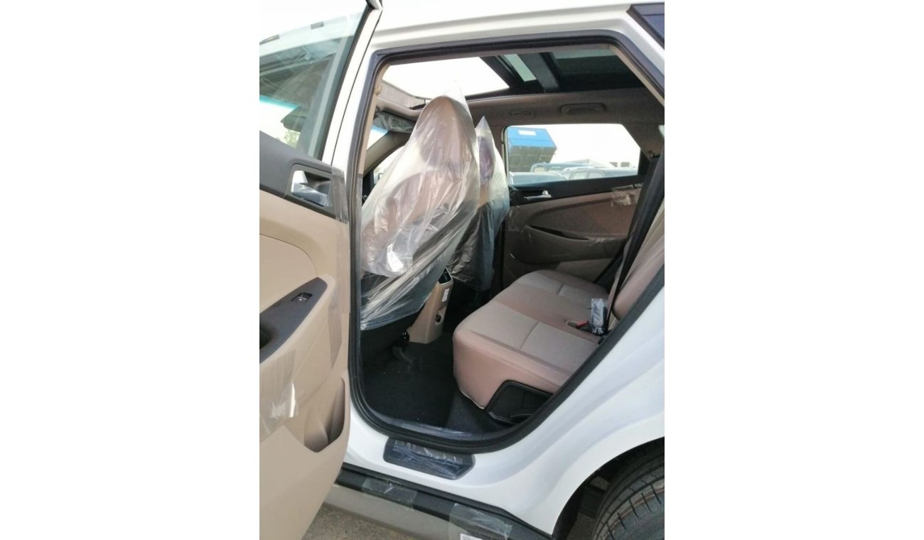 Hyundai Tucson 2.0 with sun roof