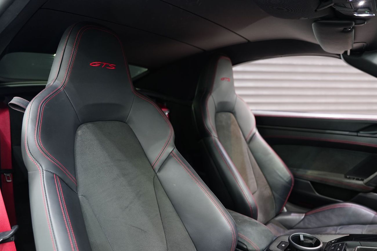 Porsche 911 Carrera GTS 3.0L (450 HP) Convertible Bose Audio, Sport Chrono Package, Al Nabooda Warranty!!