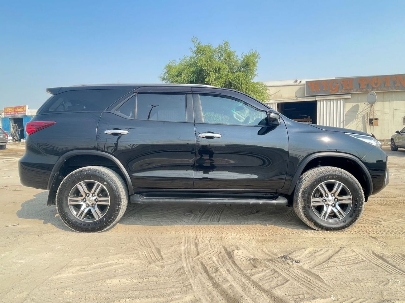 Toyota Fortuner diesel 2.8 liter ,right hand drive only for export available