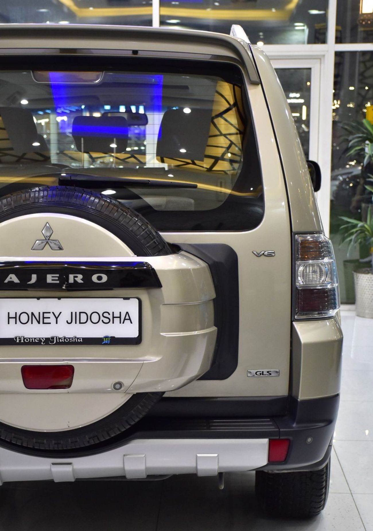 ميتسوبيشي باجيرو EXCELLENT DEAL for our Mitsubishi Pajero GLS ( 2008 Model ) in Golden Color GCC Specs