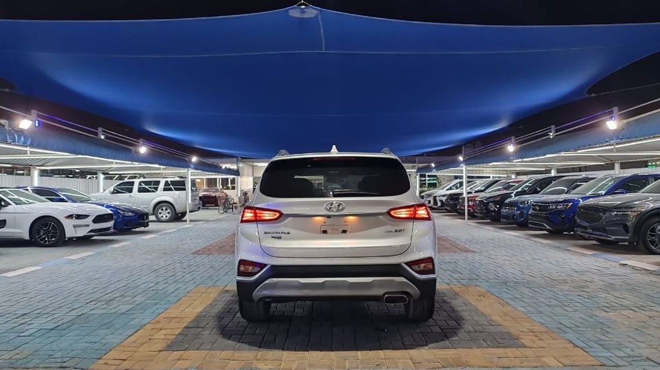 Hyundai Santa Fe the car is in excellent condition like new full full 2019 2.0 turbo there is a discount