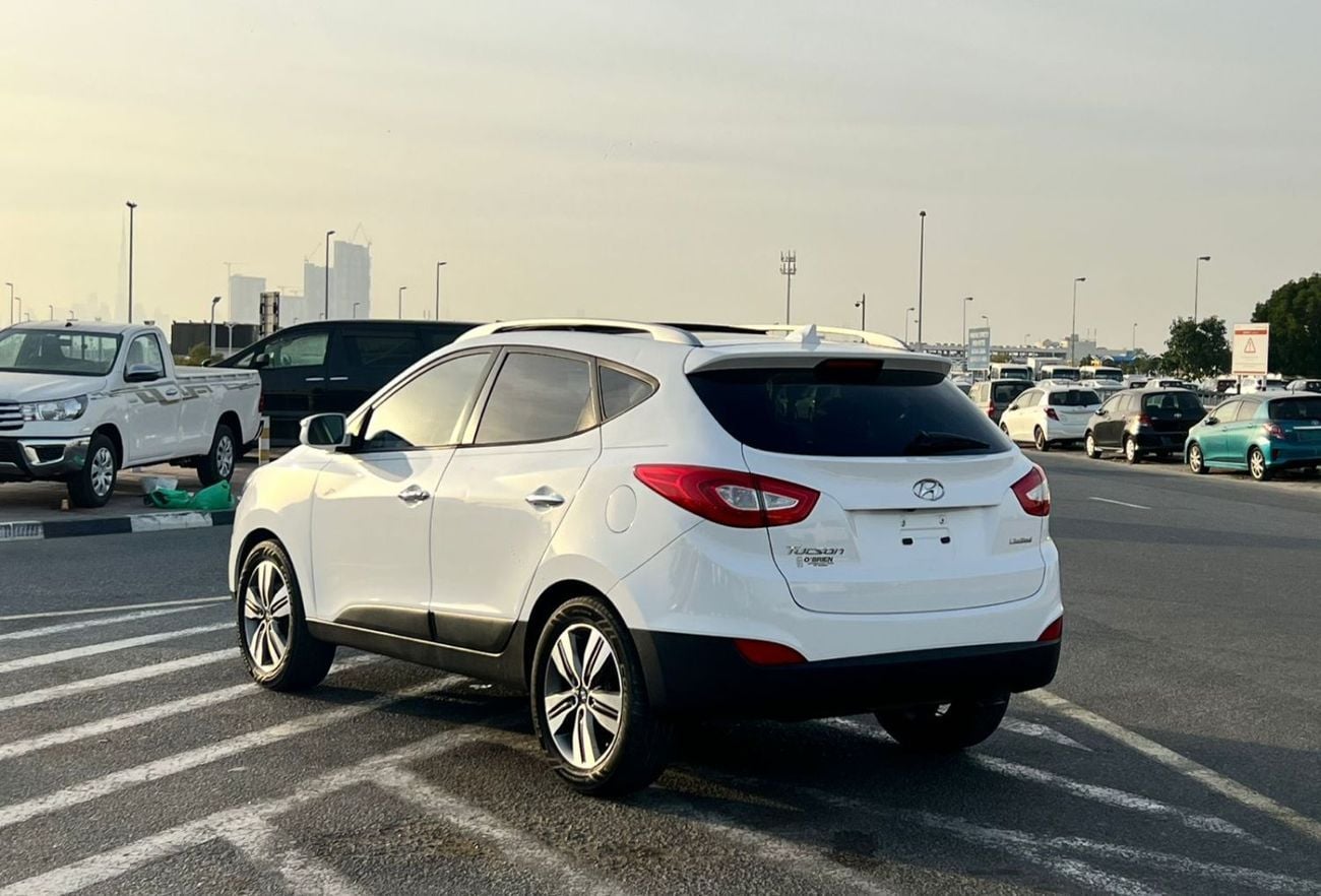 هيونداي توسون  2014 Hyundai Tucson 2.4L V4 - Rear Camera - panoramic sunroof - Leather Seats