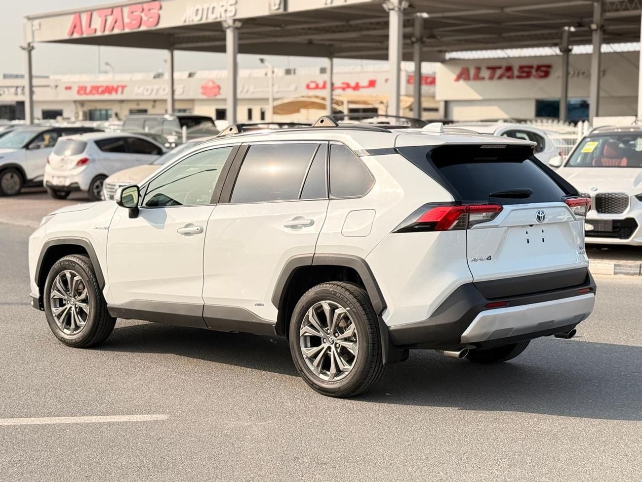 تويوتا راف ٤ Hybrid XLE AWD premium Full option | sunroof, leather seats, push start