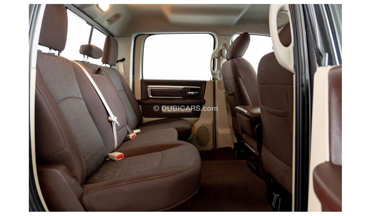 RAM 1500 Bighorn Crew Cab 2017 Dodge Ram Big Horn / 5.7L Hemi Engine / Twin Cabin