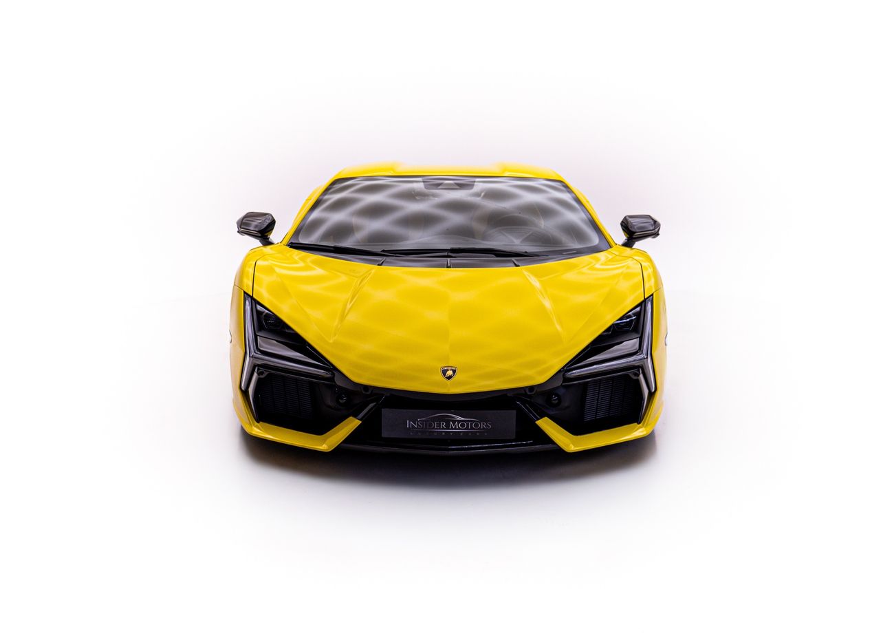 لامبورغيني ريفويلتو 6.5L V12 Hybrid