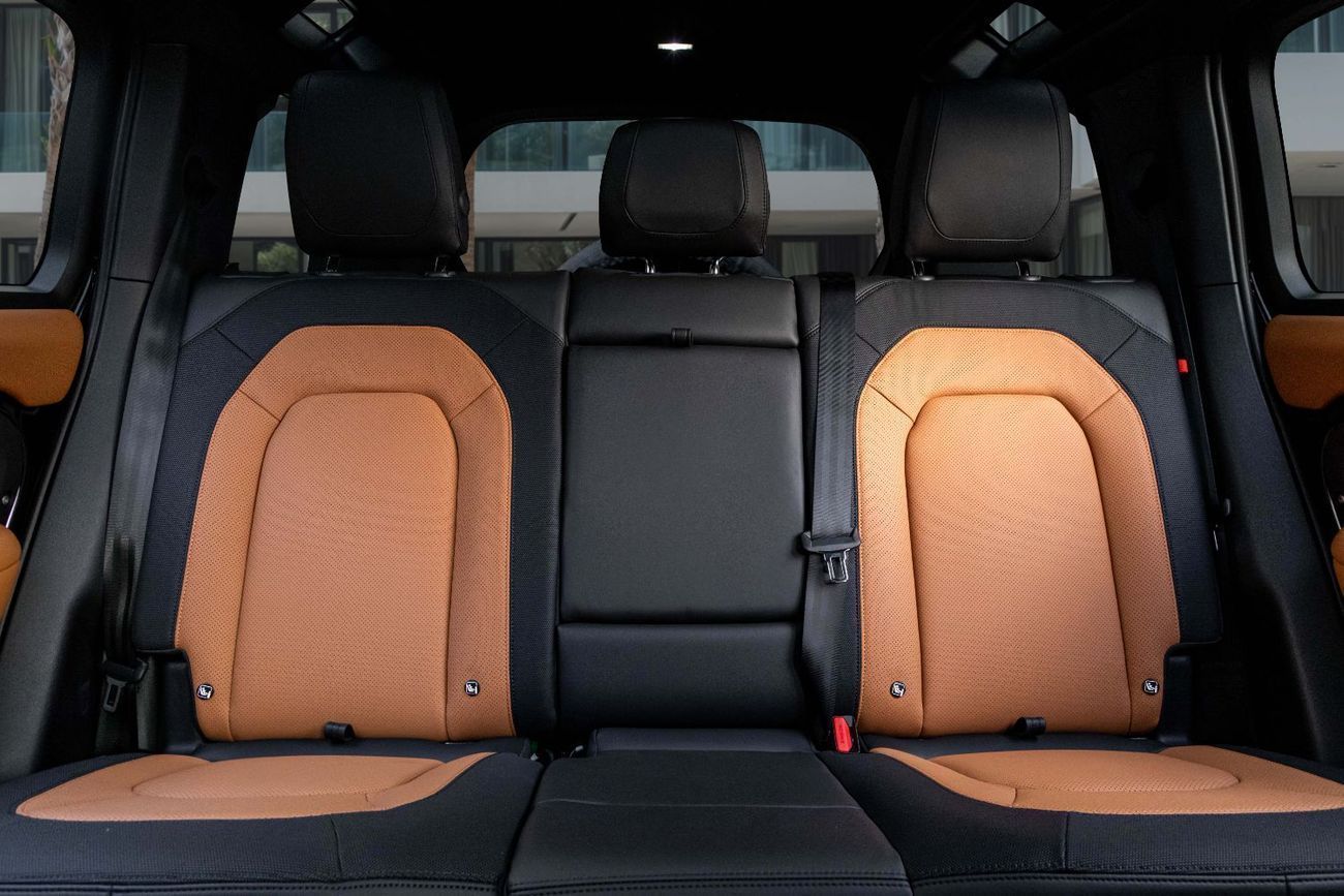 لاند روفر ديفندر 6,658 P.M | 0% Downpayment | Defender X Dynamic P400!