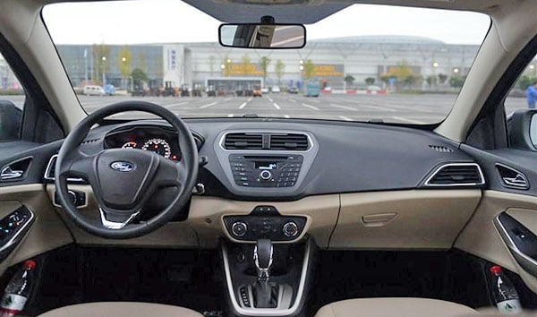 Ford Escort interior - Cockpit