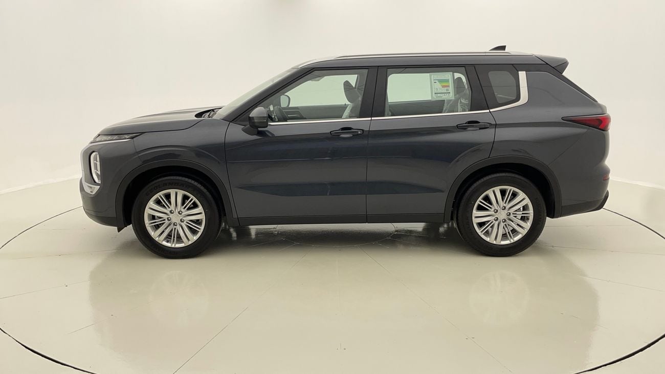 ميتسوبيشي آوتلاندر MIDLINE WITH SUNROOF 2.5 | بدون دفعة مقدمة | اختبار القيادة في المنزل