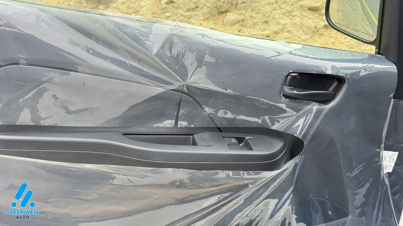 نيسان أورفان NV350 2024 Hi Roof Dry Van 2.5L Petrol Manual GCC Specs RWD