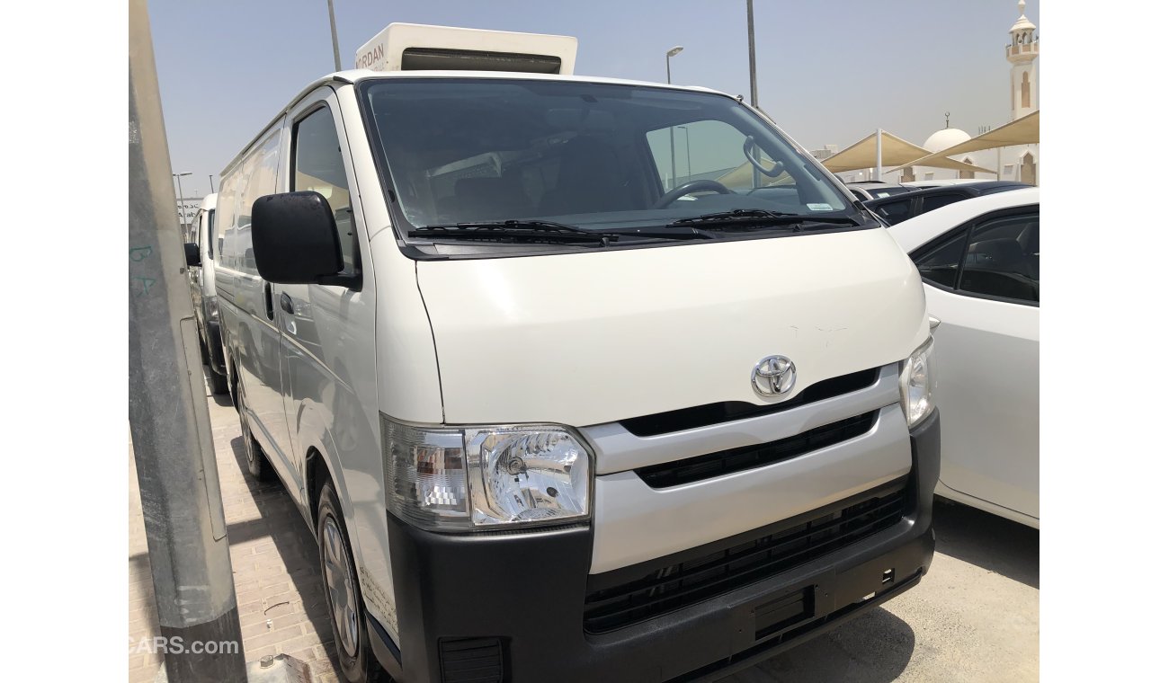 تويوتا هاياس Toyota Hiace std roof chiller,2015. Excellent condition