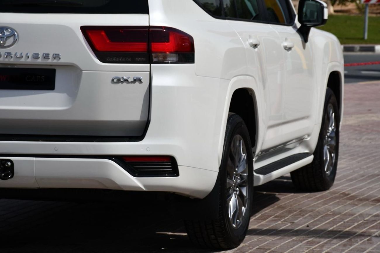 Toyota Land Cruiser Land Cruiser GXR 2024 whie/beige