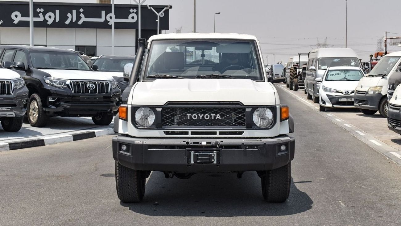Toyota Land Cruiser Pick Up 4.0l - AT - Fog Lamp - Winch - Alloy Wheel - Snorkel - Leather Seats - Central Lock - Power Window