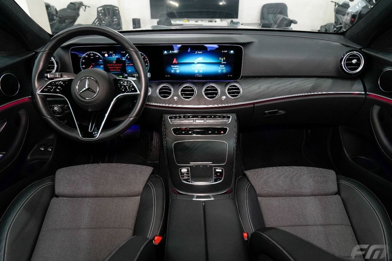 Mercedes-Benz E300 HYBRID - IN ITS EXCELLENT CONDITION!!!