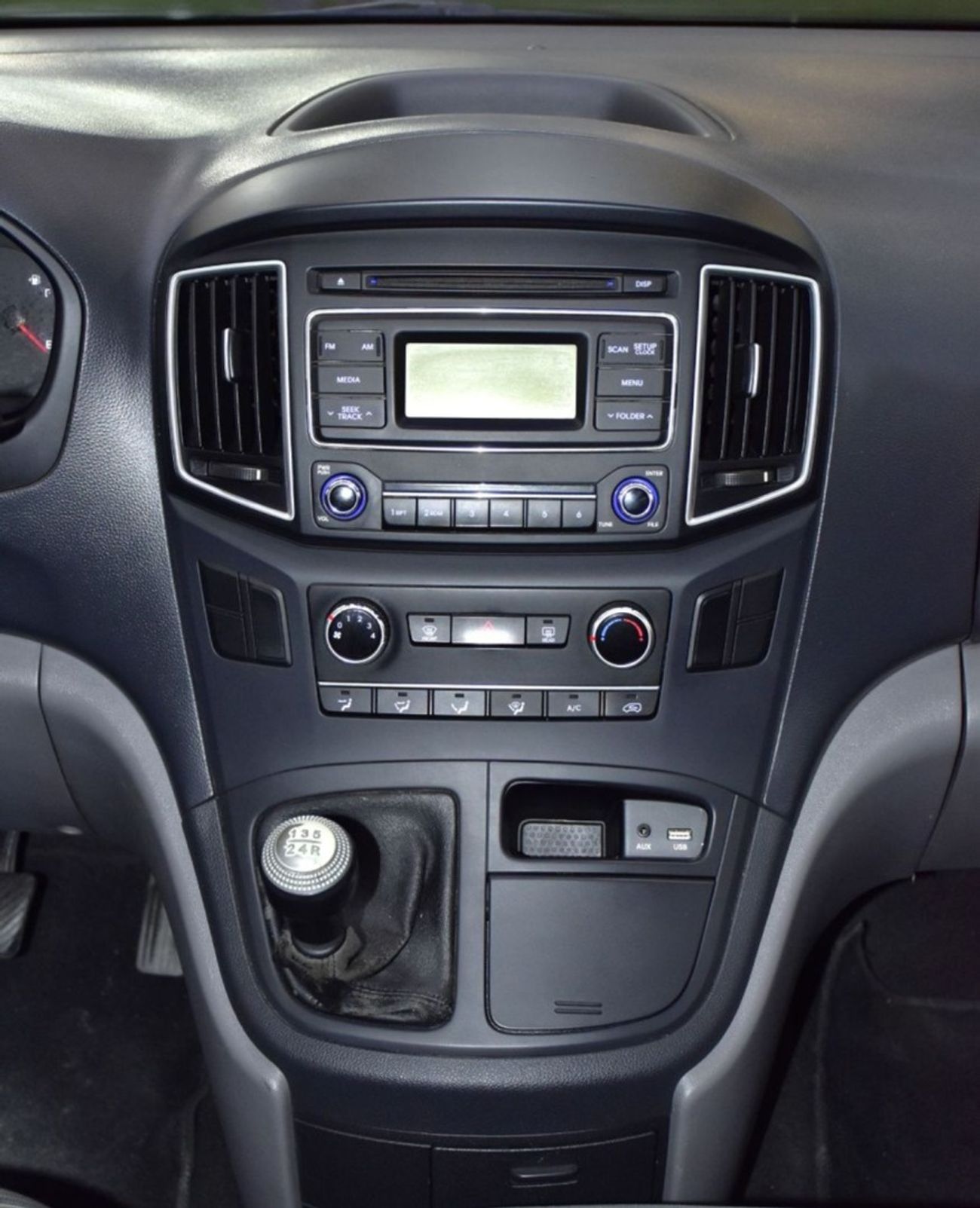 هيونداي H1 ستاريكس EXCELLENT DEAL for our Hyundai H1 ( 2021 Model ) in White Color GCC Specs