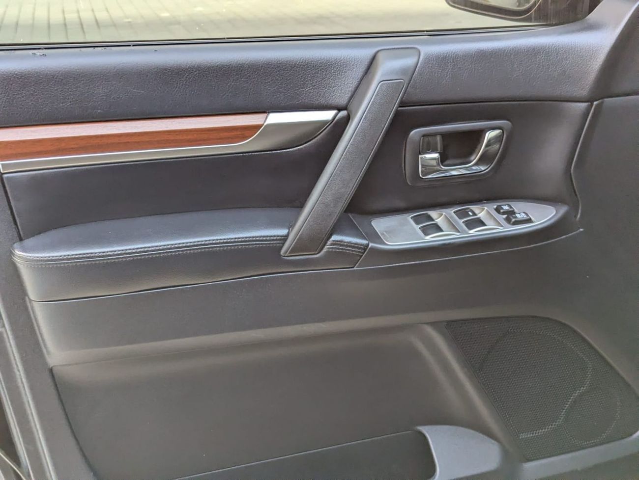 Mitsubishi Pajero Mitsubishi Pajero 2008 LHD black