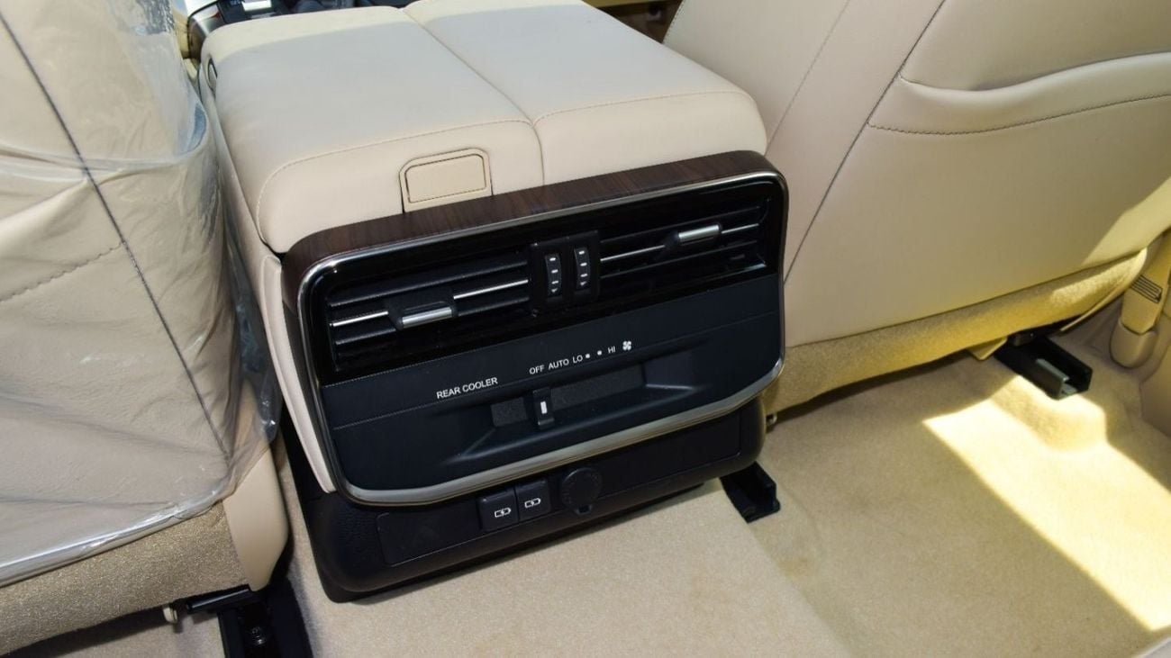 Toyota Land Cruiser ECT0014 - Toyota LC300 GXR - 3.5L Petrol - White/Beige