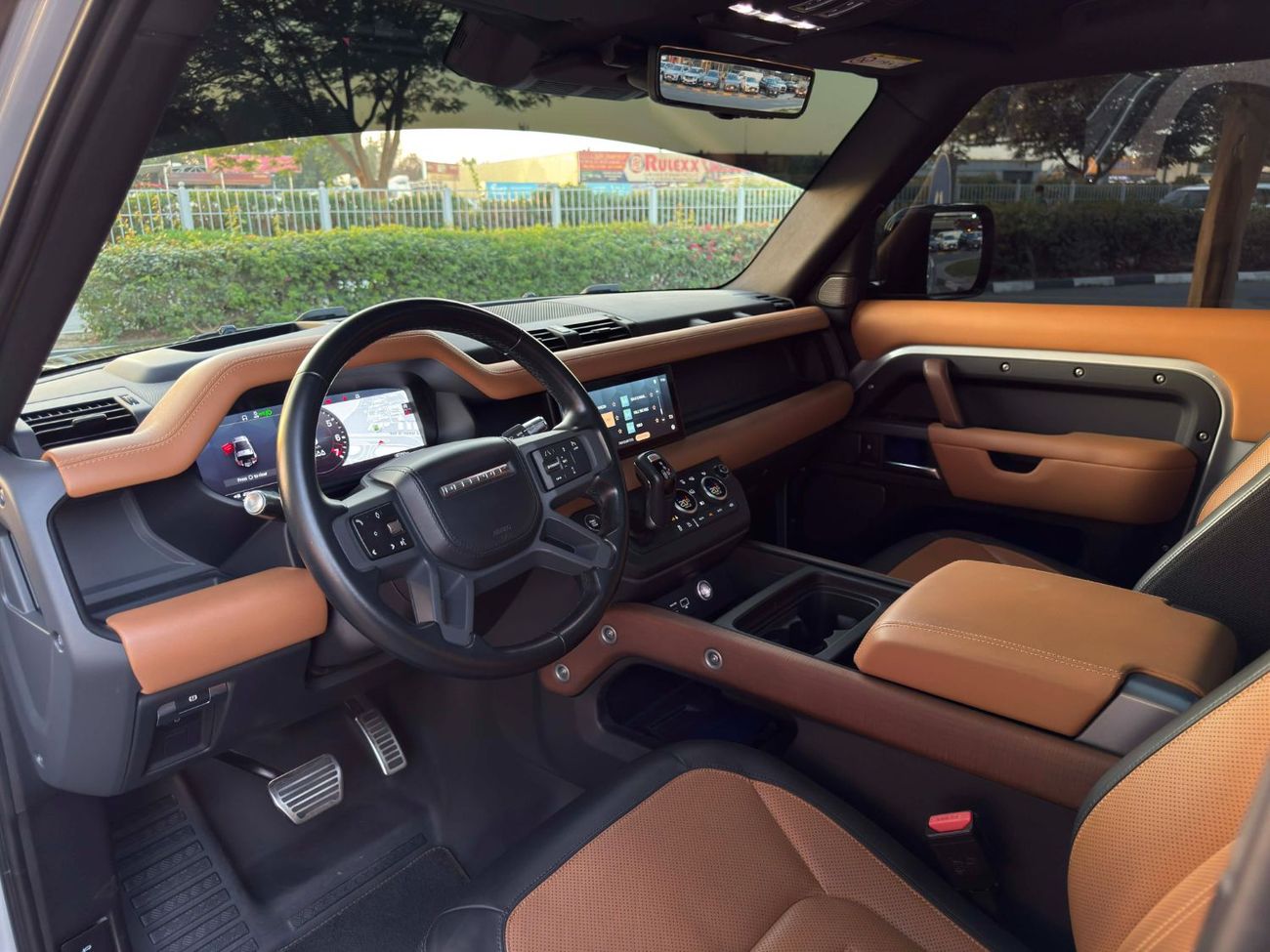 لاند روفر ديفندر P400 90 X 3.0L (6 Seater)