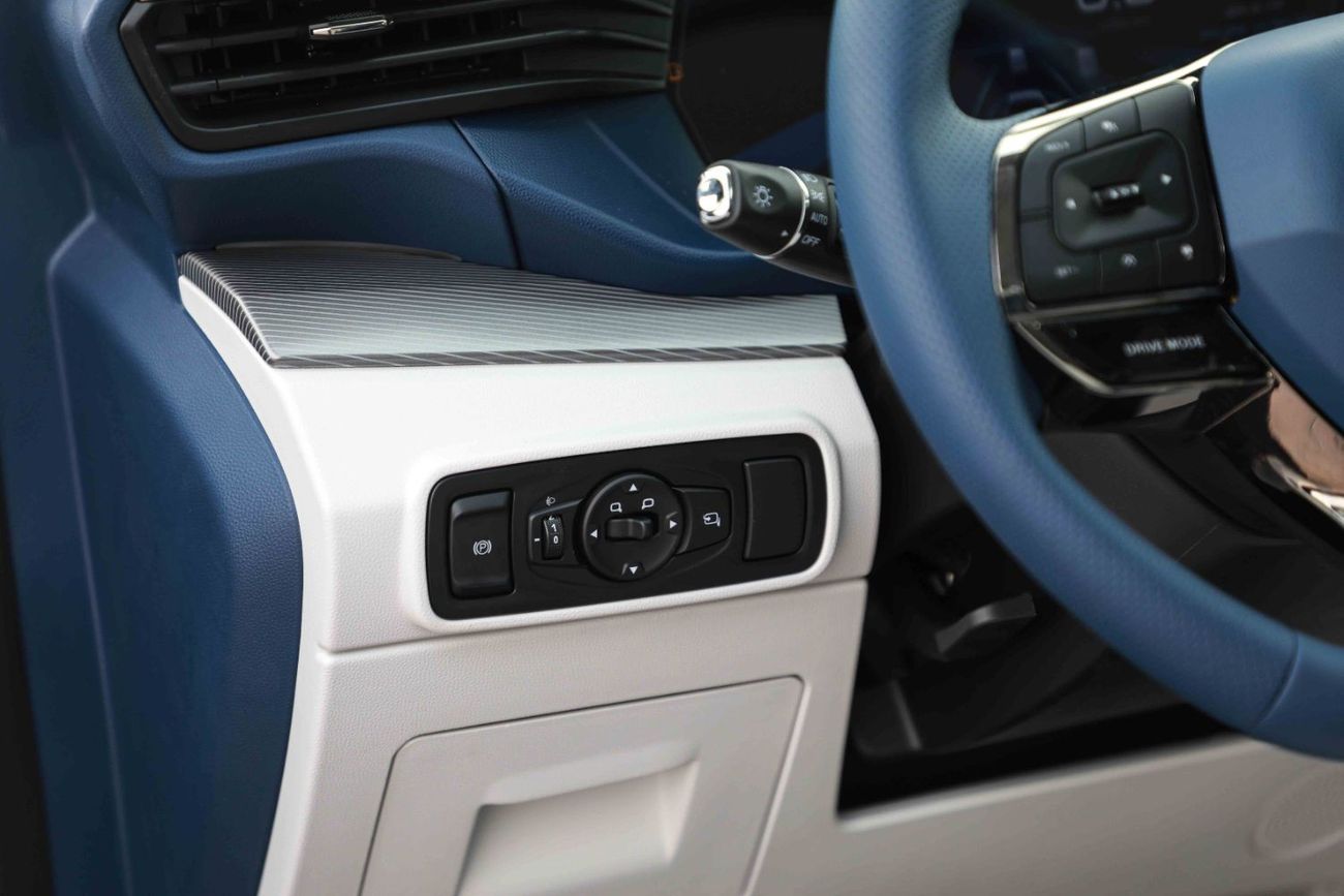 كايي X7 2025 KAIYI X7 LIMITED 2.0 - WHITE inside BLUE & WHITE | Export Price