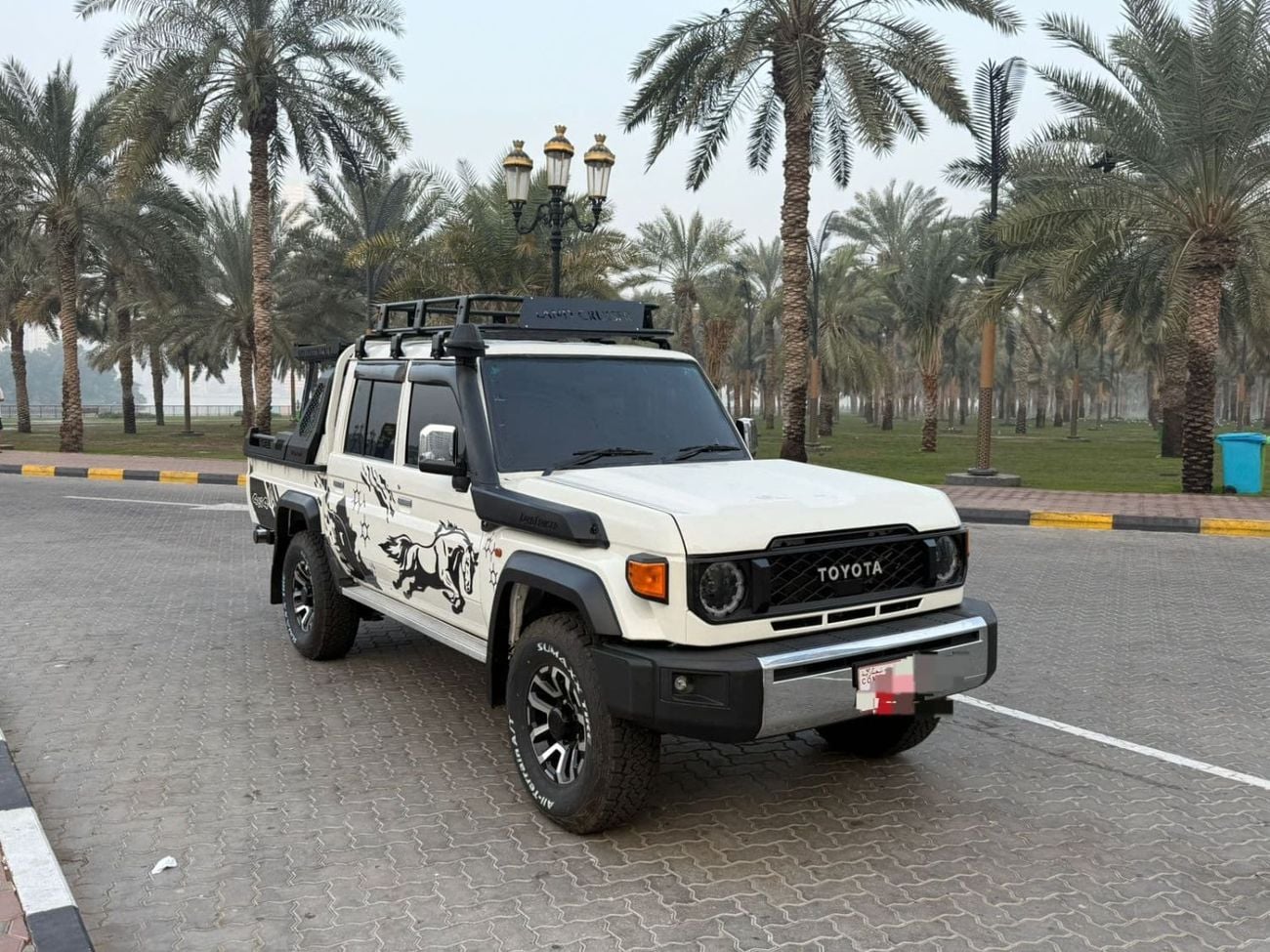 Toyota Land Cruiser Pick Up 2017Model modified 2024 4.5 Diesel engine v8 colour white Transmission Manual Interior grey 5seater