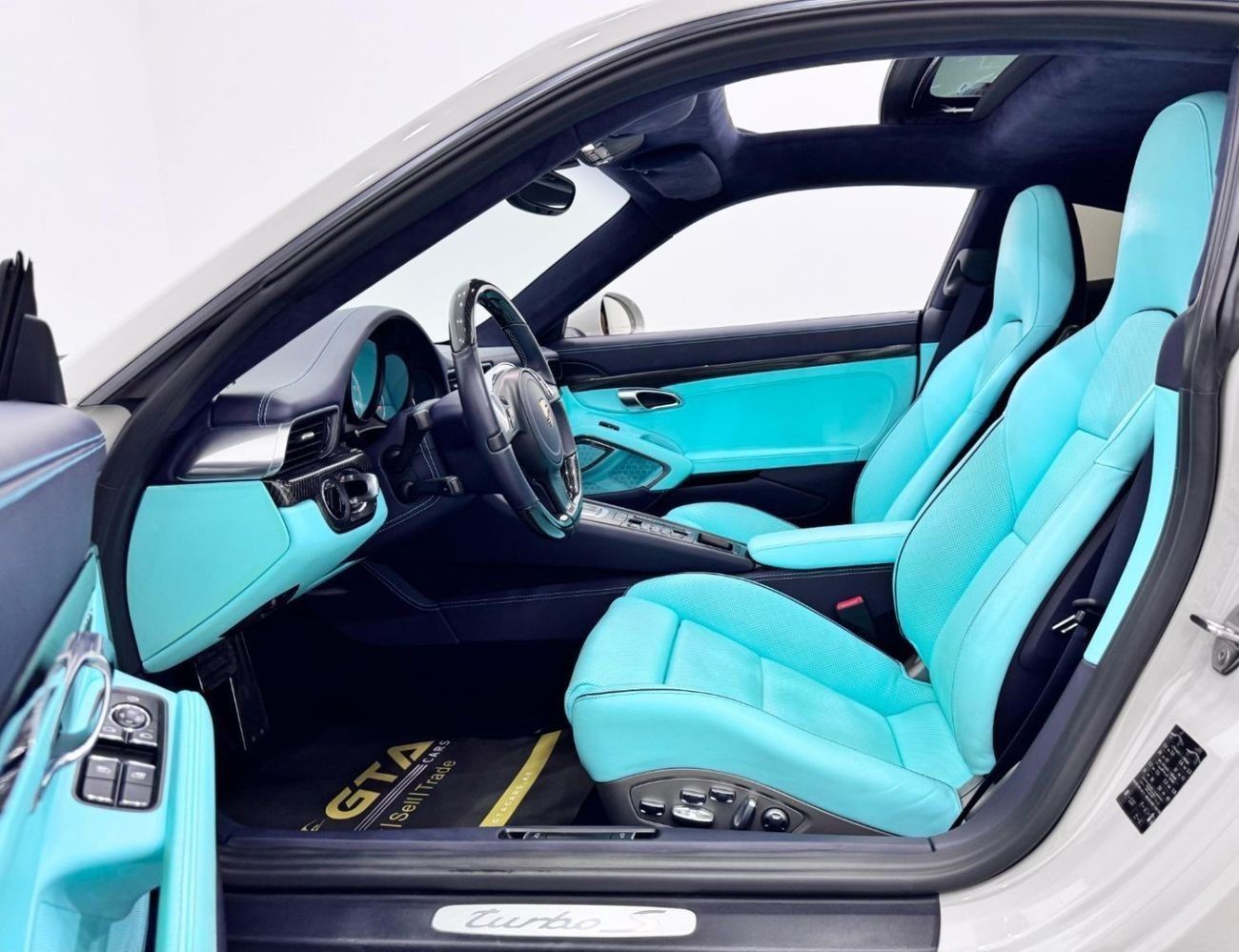 بورش 911 Turbo S 3.8L (560 HP) Coupe 2014 Porsche 911 Turbo S, Full Service History, Carbon Fiber Pac