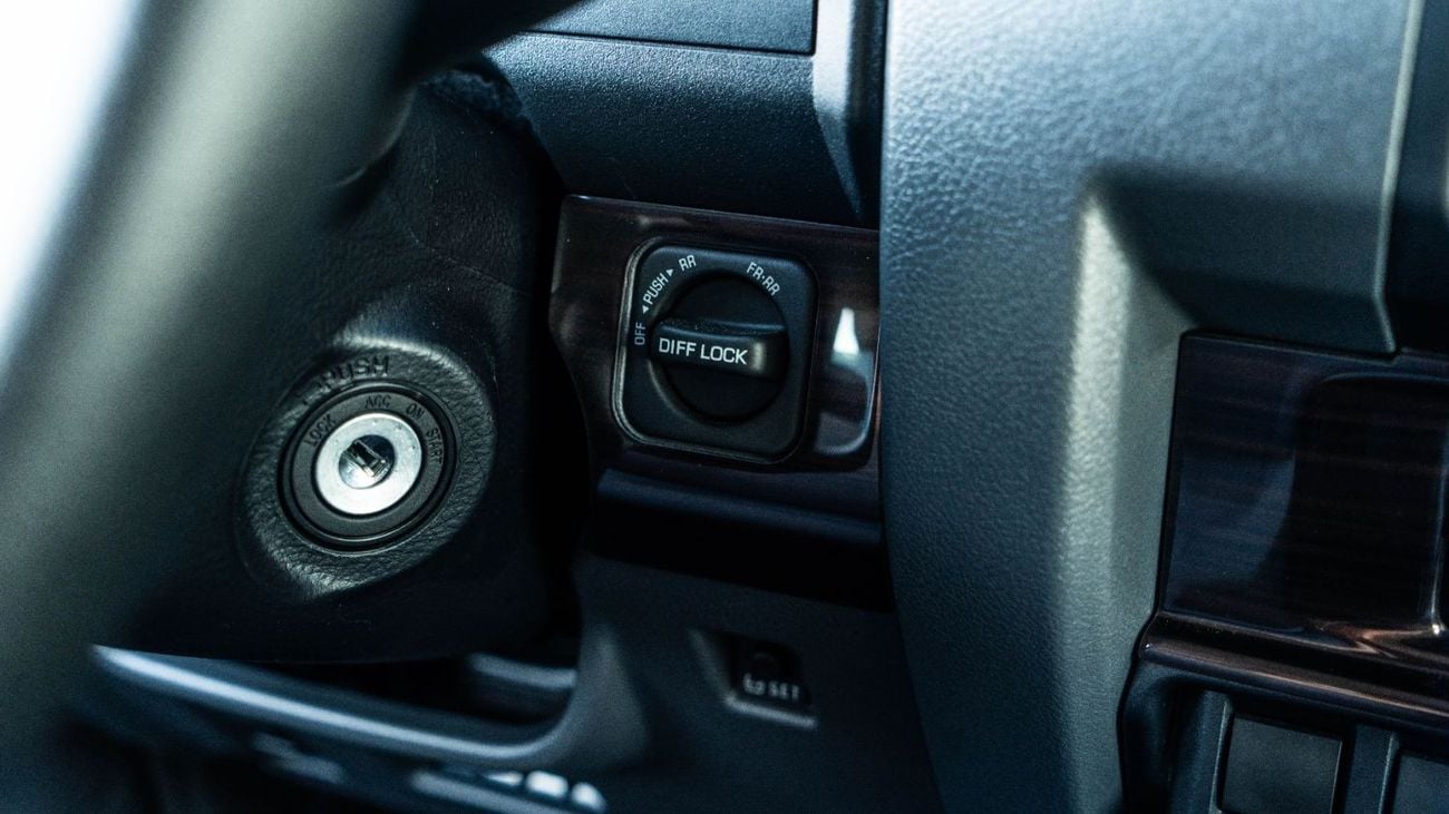 Toyota Land Cruiser 70 LC 76 | 4.0L | V6 | M/T | 2025