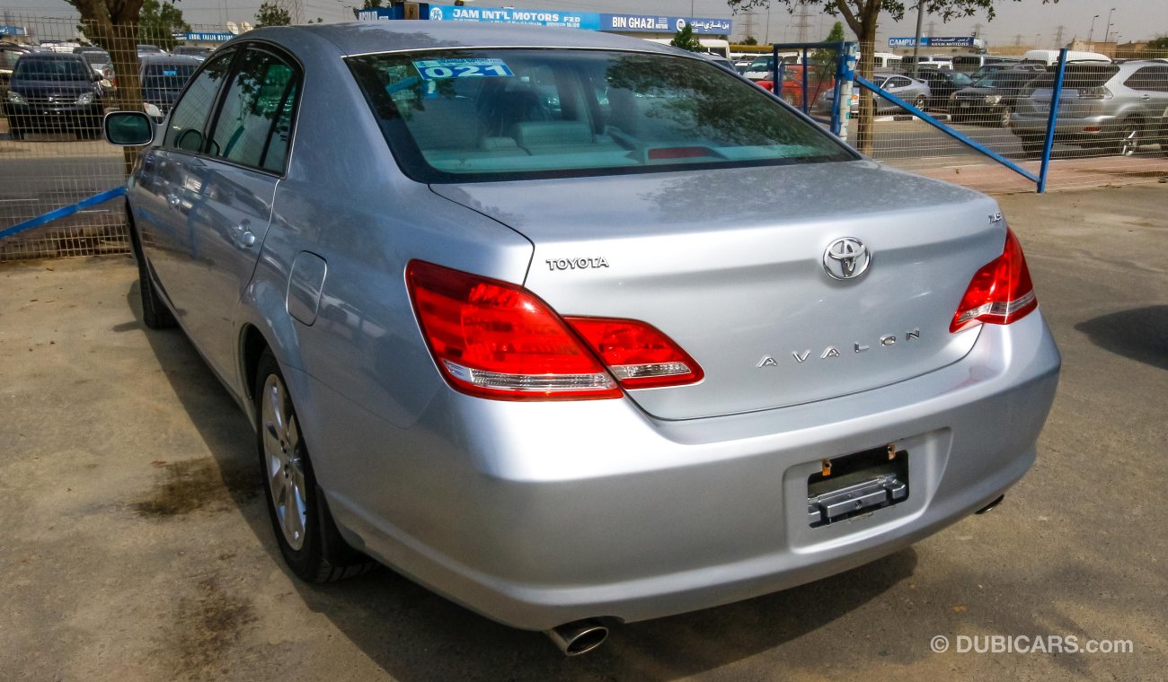 Used Toyota Avalon XLS 2007 for sale in Dubai 93320