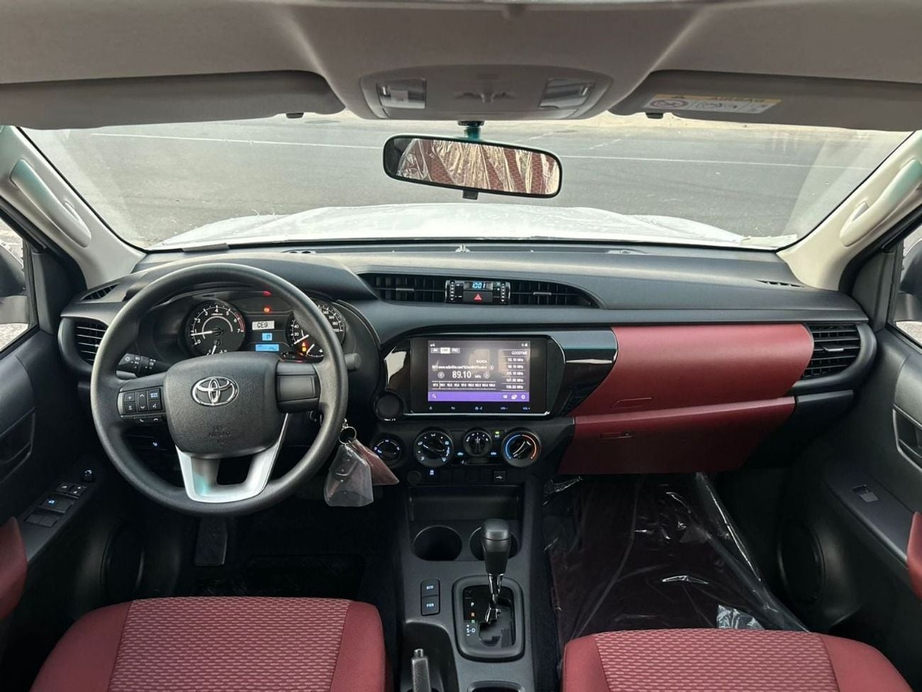 Toyota Hilux DLX 2.7L PTR OMAN AUTOMATIC BASIC