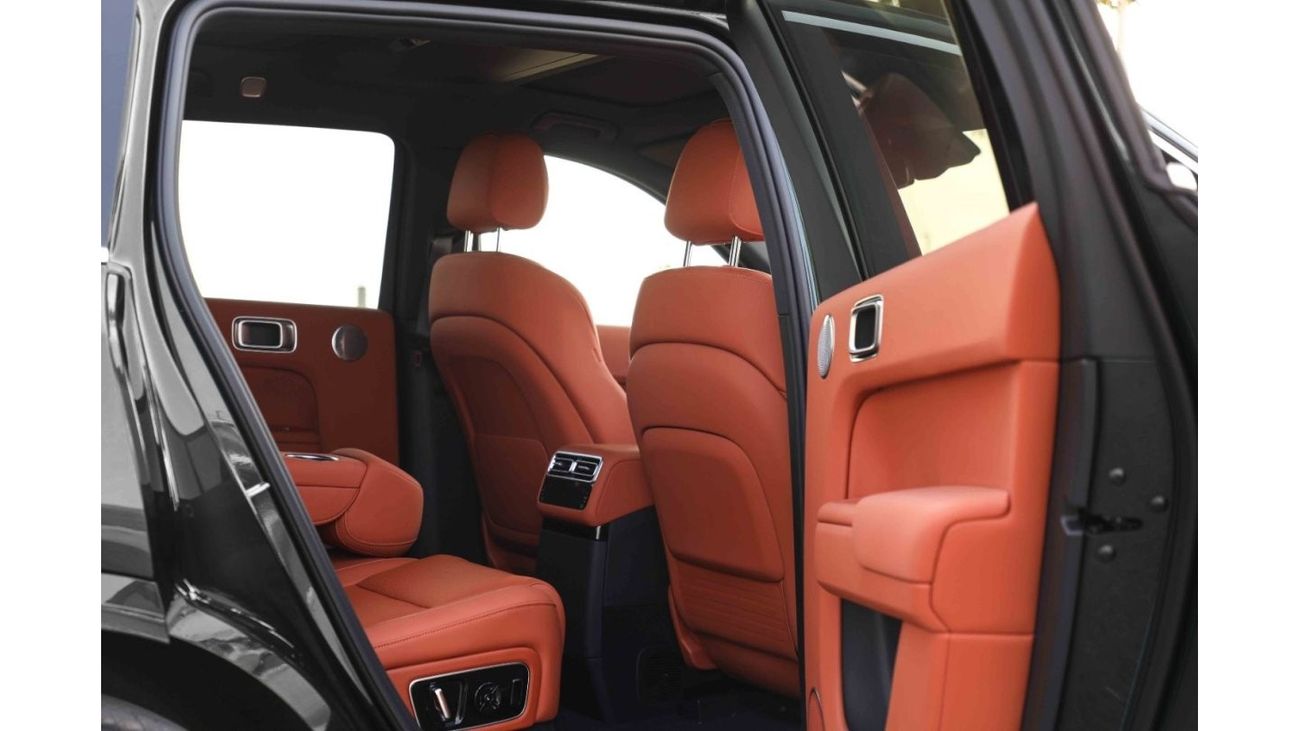 لي اوتو L7 2024 Li Auto L7 ULTRA 1.5 Plug-in Hybrid - أسود من الداخل أسود وبرتقالي | للتصدير فقط