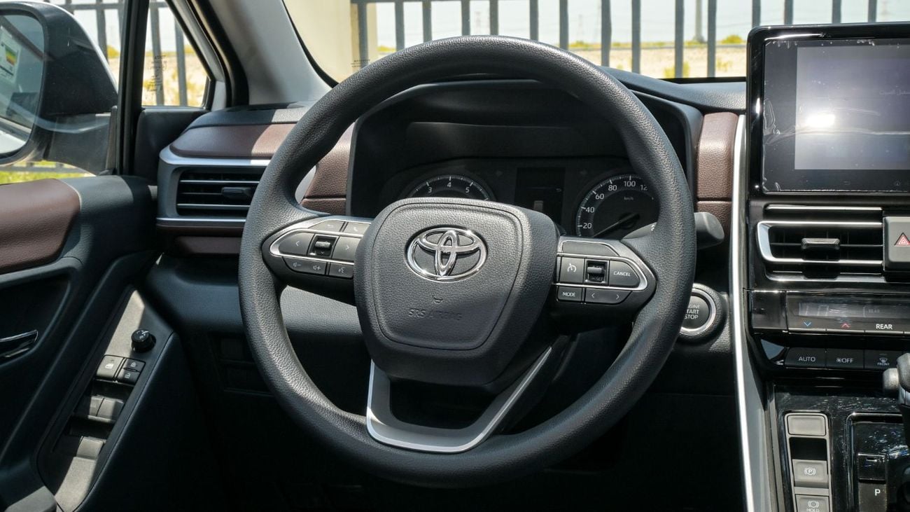 تويوتا إينوفا 2.0L, Petrol, 2024